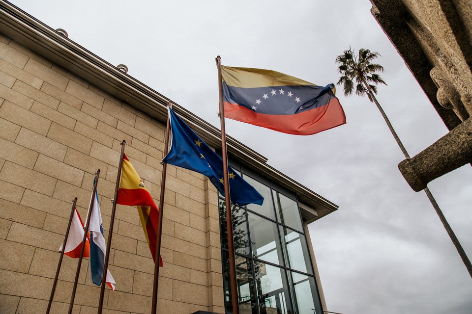 Hotel Pazo los Escudos bandera de Venezuela