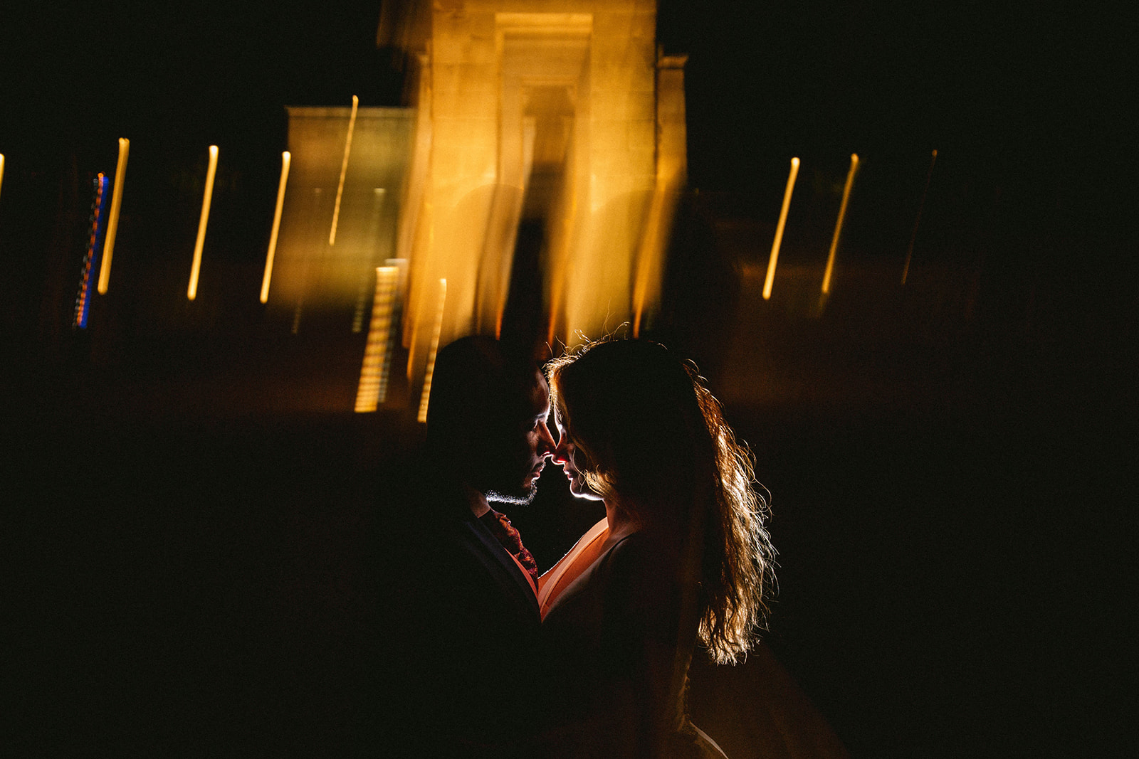 foto de pareja en el Templo de Debod Madrid