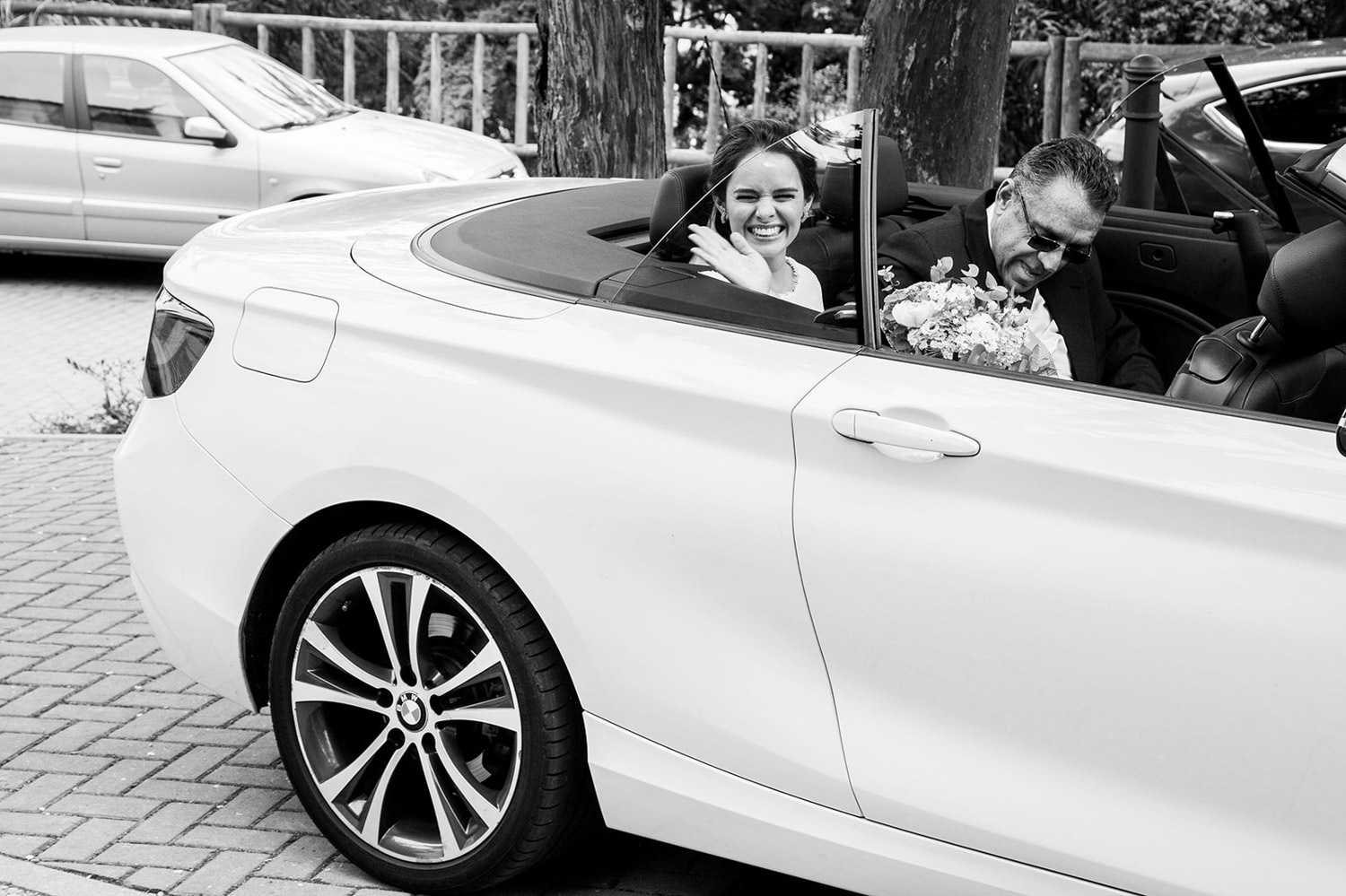 llegada de la novia en coche
