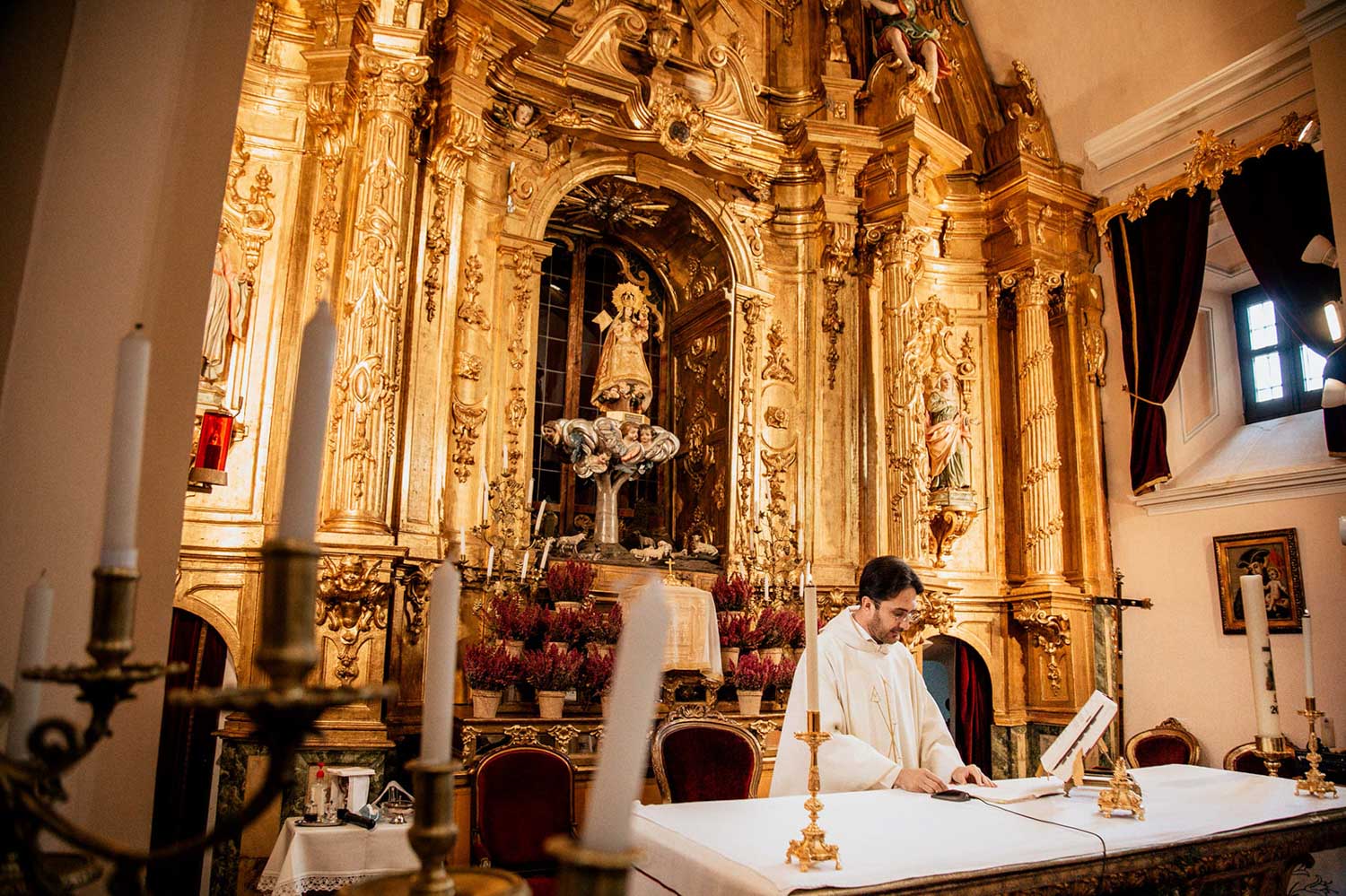 Padre Ermita nuestra señora de la paz