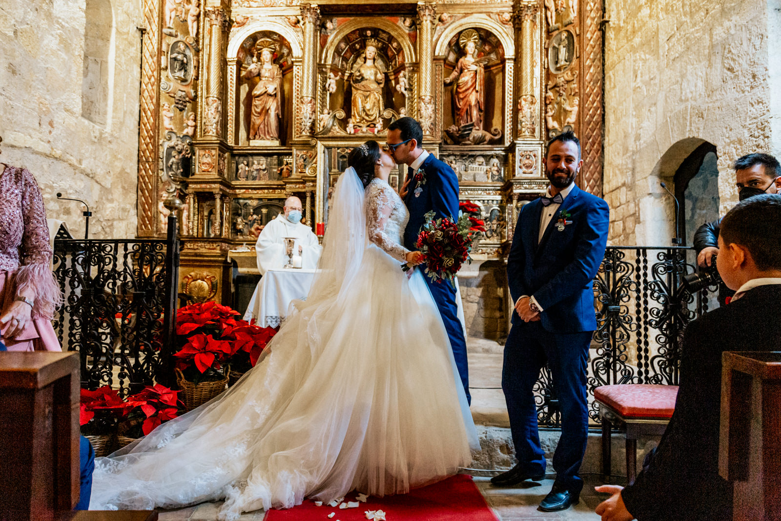 beso en el Castillo de Tamarit