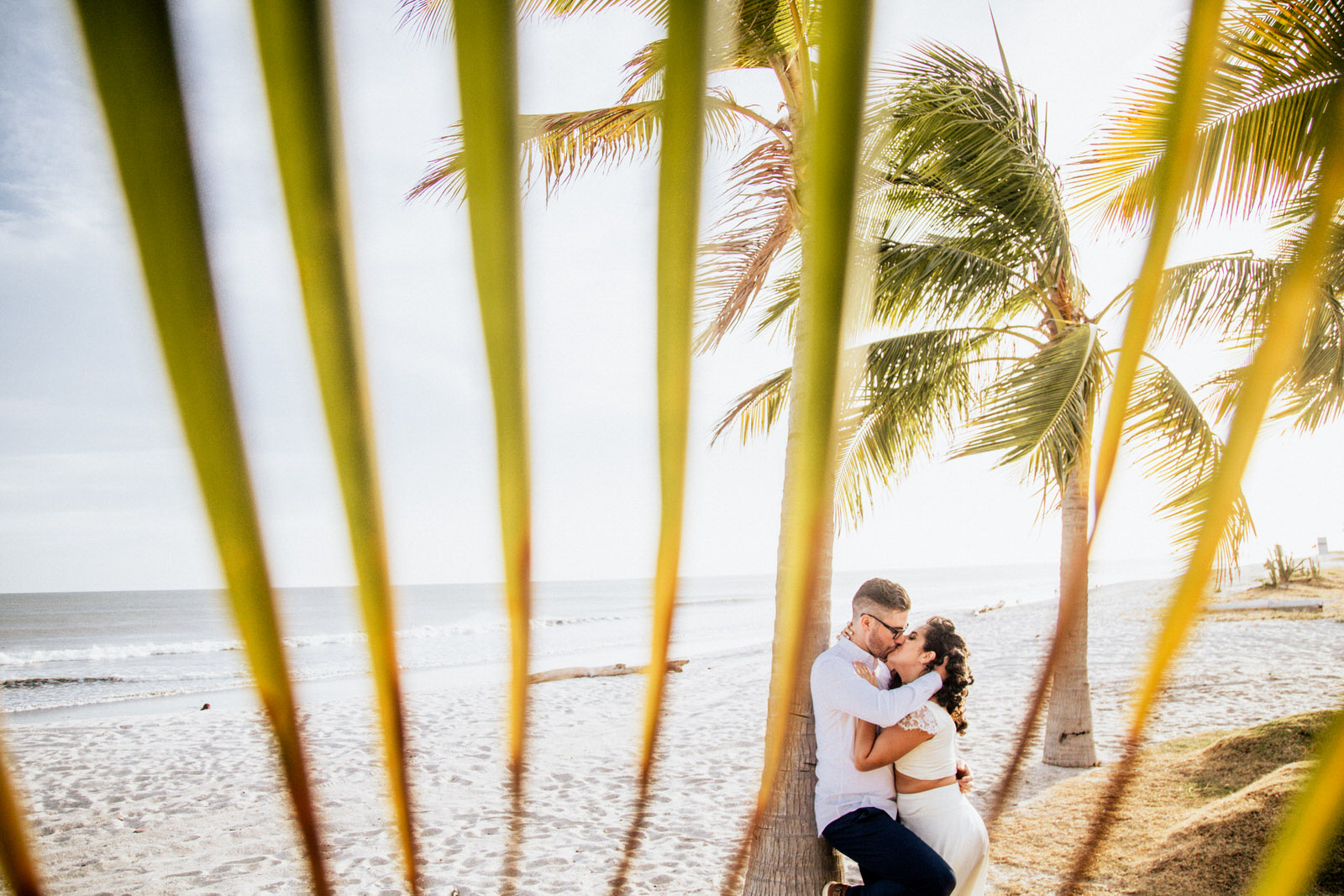 pareja en la playa Playa Caracol