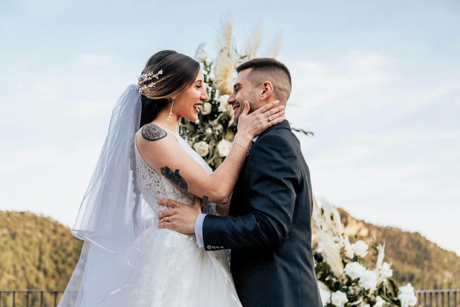 mirada de los novios