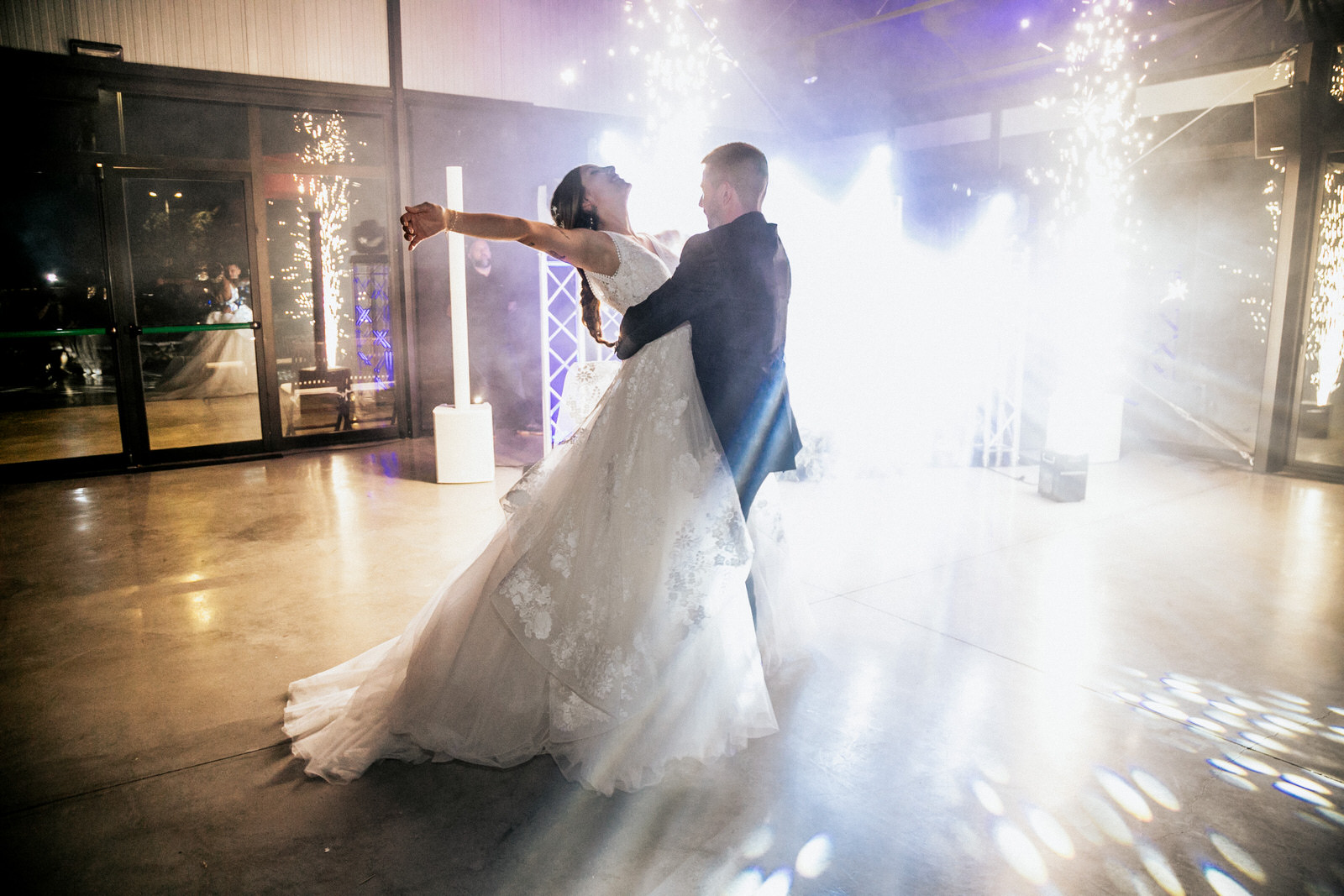 baile de los novios en Pabellón acristalado, Ligüerre Resort