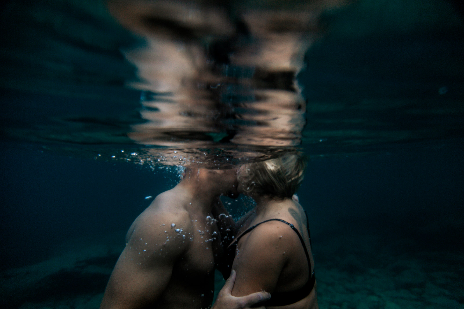 Fotos de pareja bajo el agua