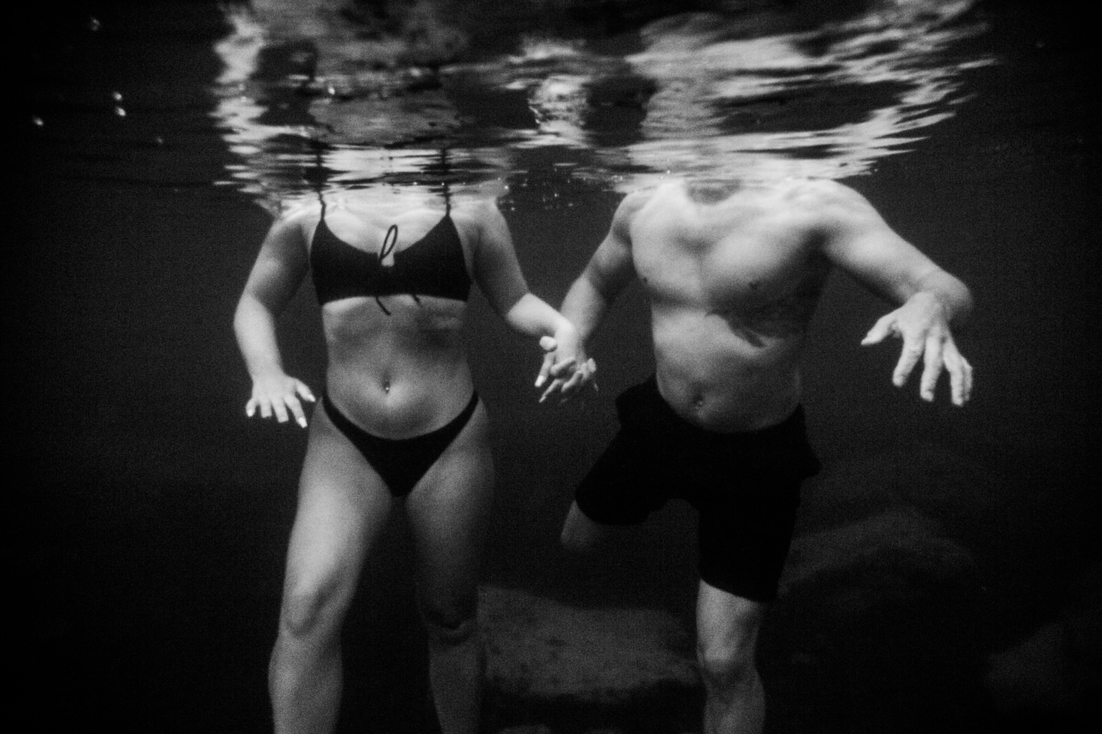 Fotos de pareja bajo el agua