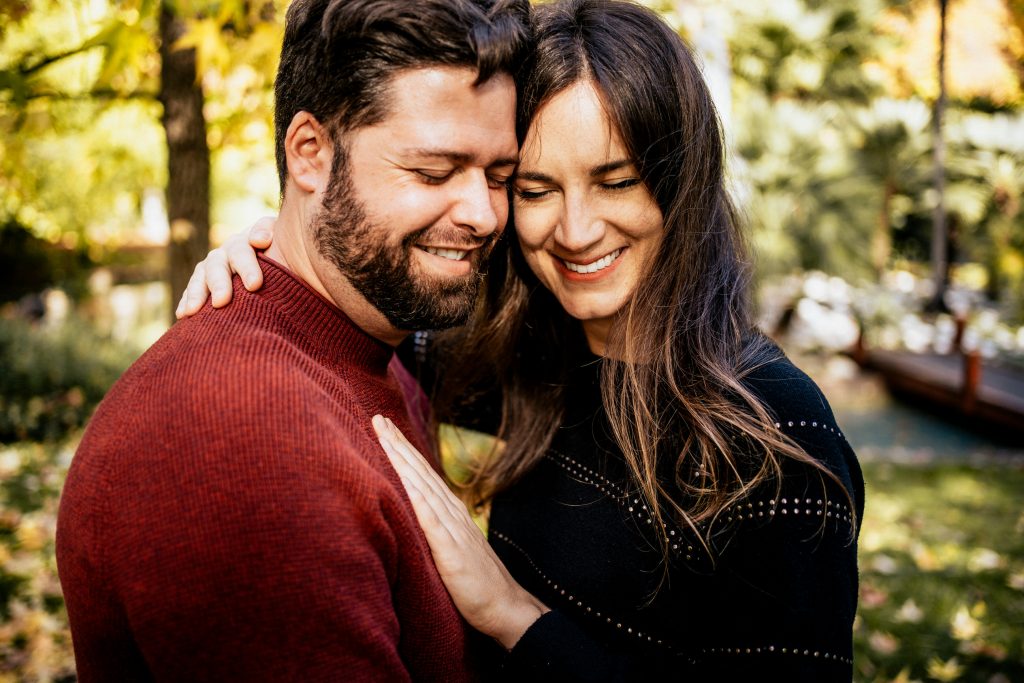 pareja en el parque el retiro Madrid