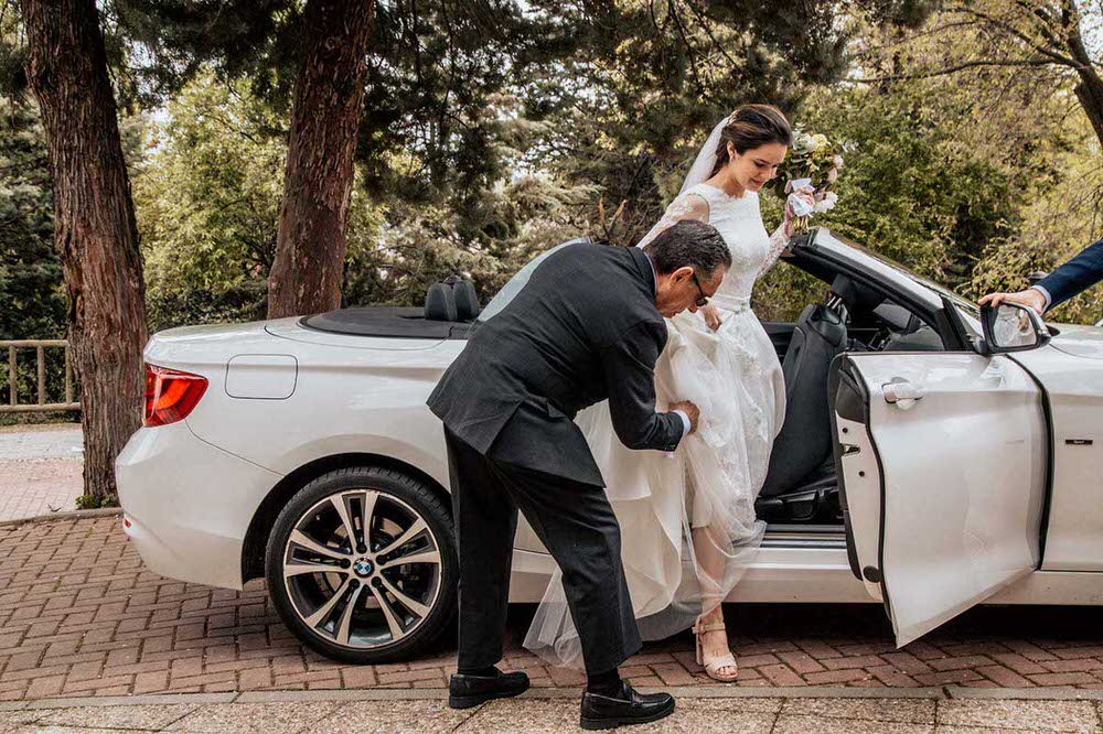 Boda en Madrid novia bajando del coche