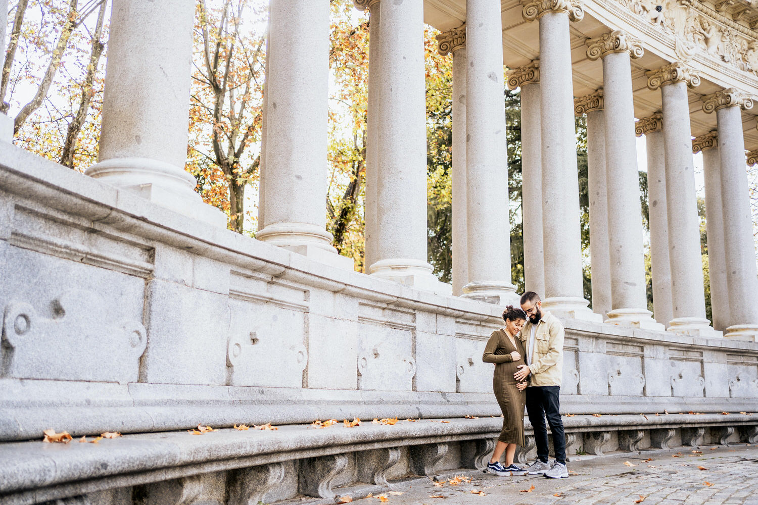 parque el retiro pareja embarazada