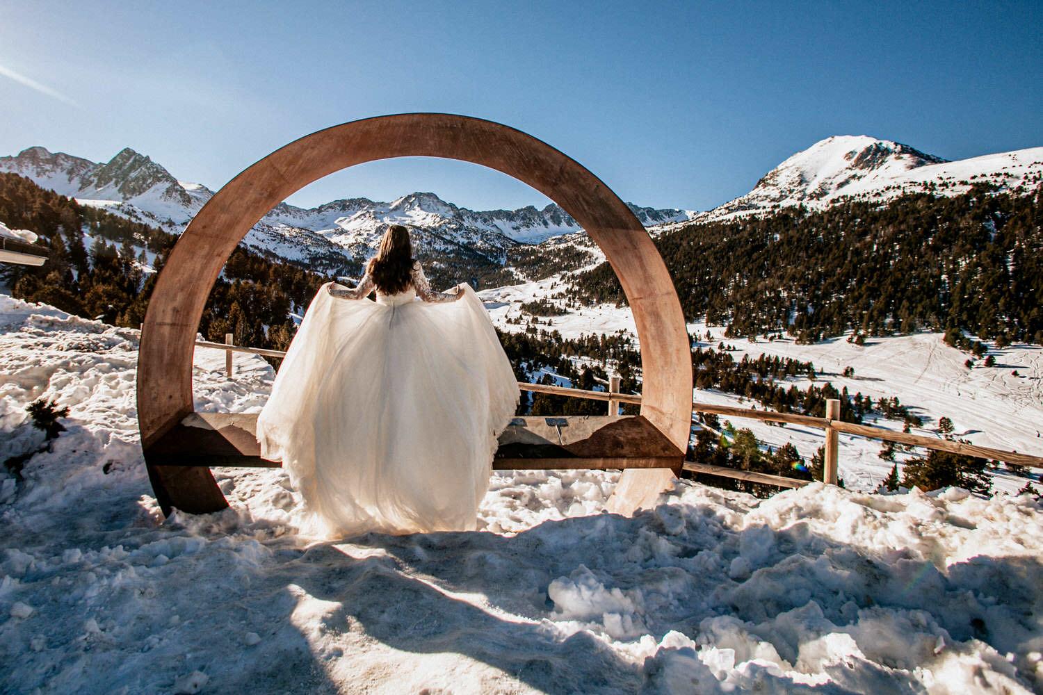 novia en la nieve Trash the Dress