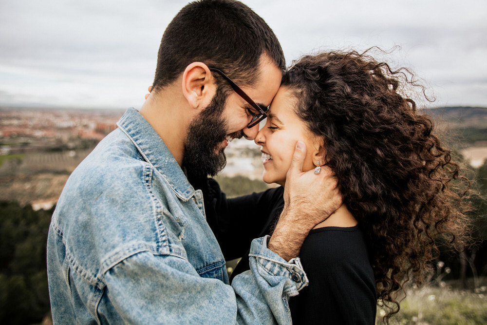 risas en pareja