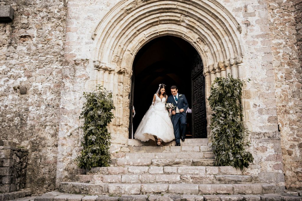 salida de novios en Basílica de Santa María de la Asunción