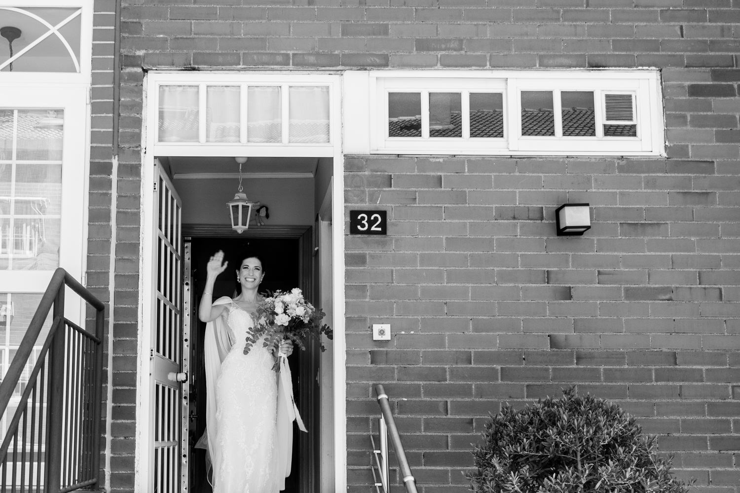 retrato de la novia antes de partir a la ceremonia