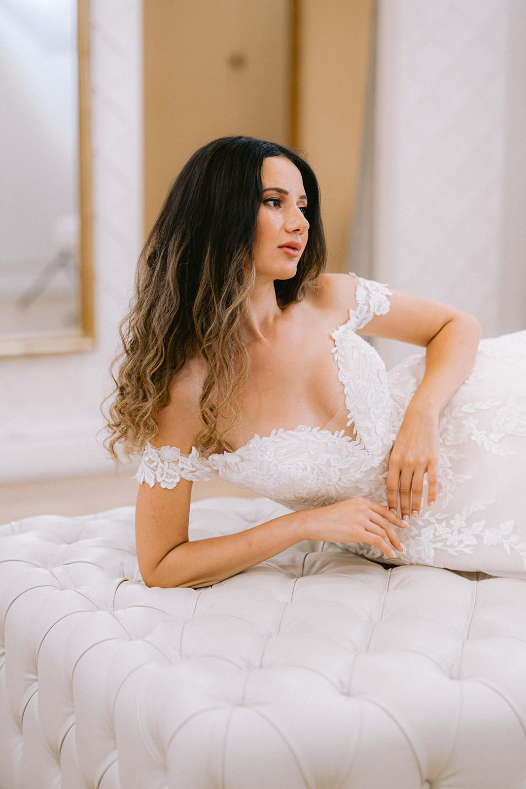 Elegante vestido de novia de PRONOVIAS en la tienda de Valencia