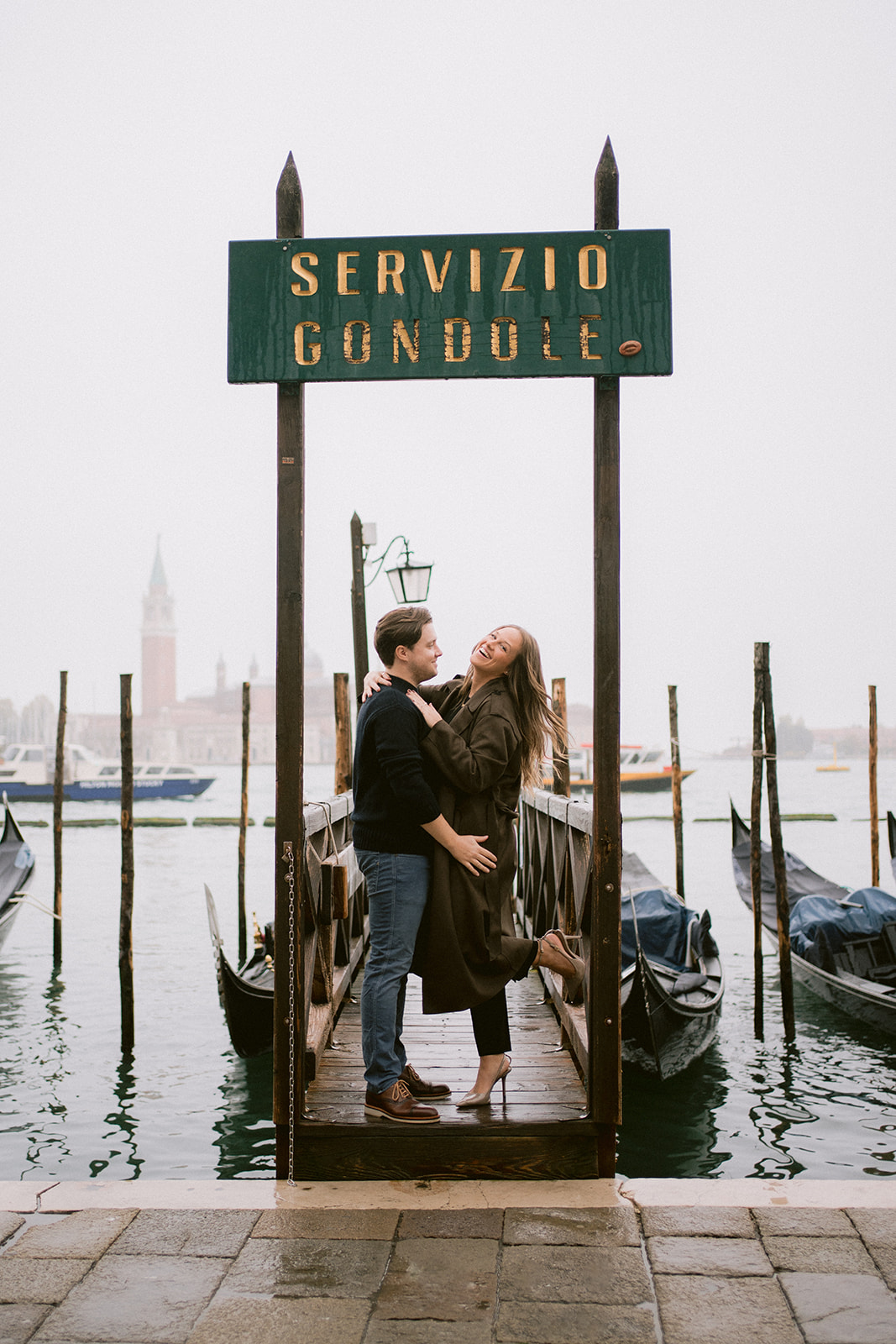 Elegant pre wedding photoshoot in Venice Italy