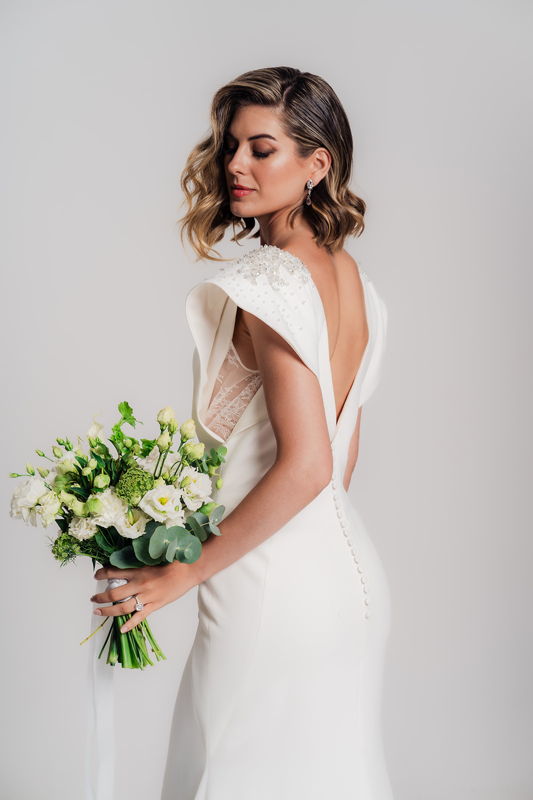 Modern bridal photoshoot Valencia minimalist editorial style